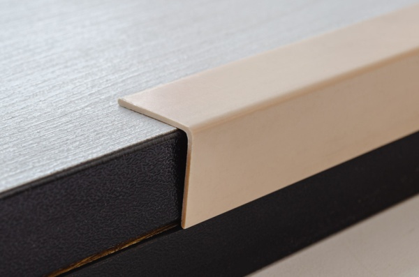 Угол ПВХ 15х15 мм, цвет кремовый (102), длина 2750 мм